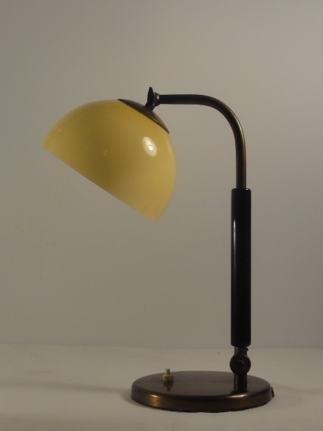 perfectly shaped bauhaus modernist art déco table lamp 1930