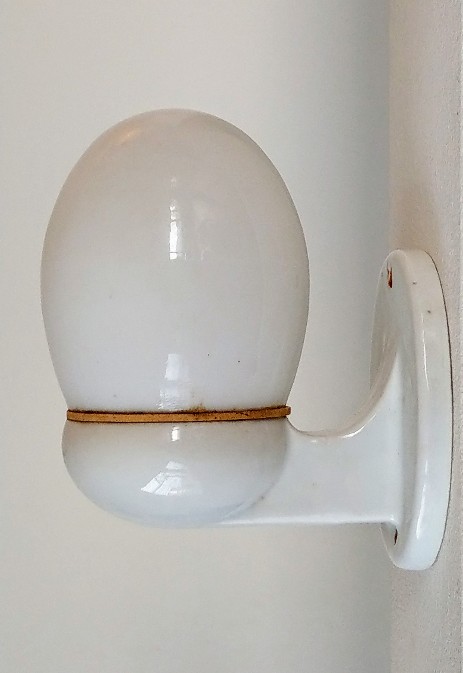 eiförmige porzellan Badleuchte küchenleuchte opalglas geschraubt 1920