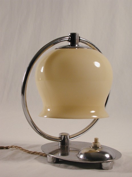 sehr alte chrom  lamp minimalist mit blumenglas