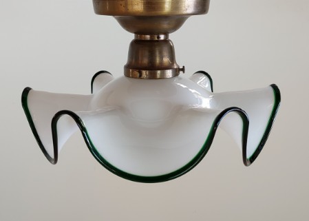 1920 Jugendstil Murano Deckenblume gewellt opalglas