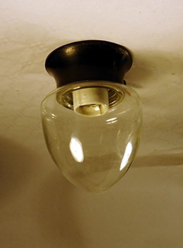 bakelit nasszellen leuchte mit tropfenglas um 1930