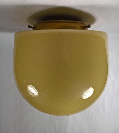 rundzylindrische bauhaus kuppel leuchte crèmefarben messing um 1925