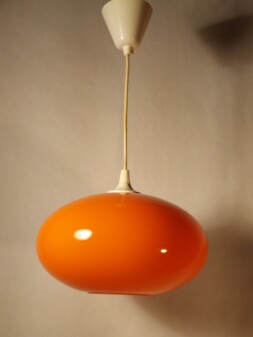 opalglas Kugelleuchte 70erjahre orange überfangen 1970 opalglas Kugelleuchte 70erjahre orange überfangen 1970